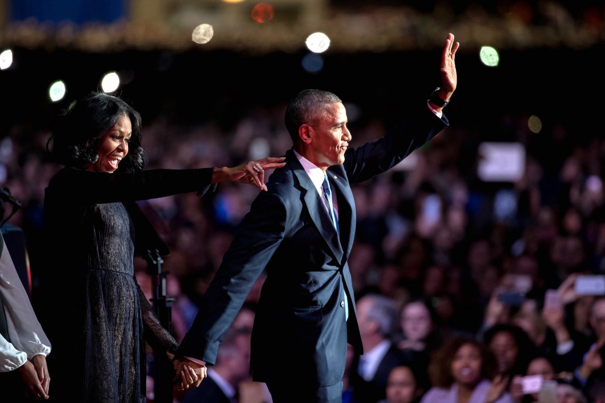 El expresidente Barack Obama y su esposa Michelle Obama pronuncian su discurso de despedida en Chicago, Illinois, Estados Unidos, el 10 de enero de 2017. Imagen de la agencia Xinhua