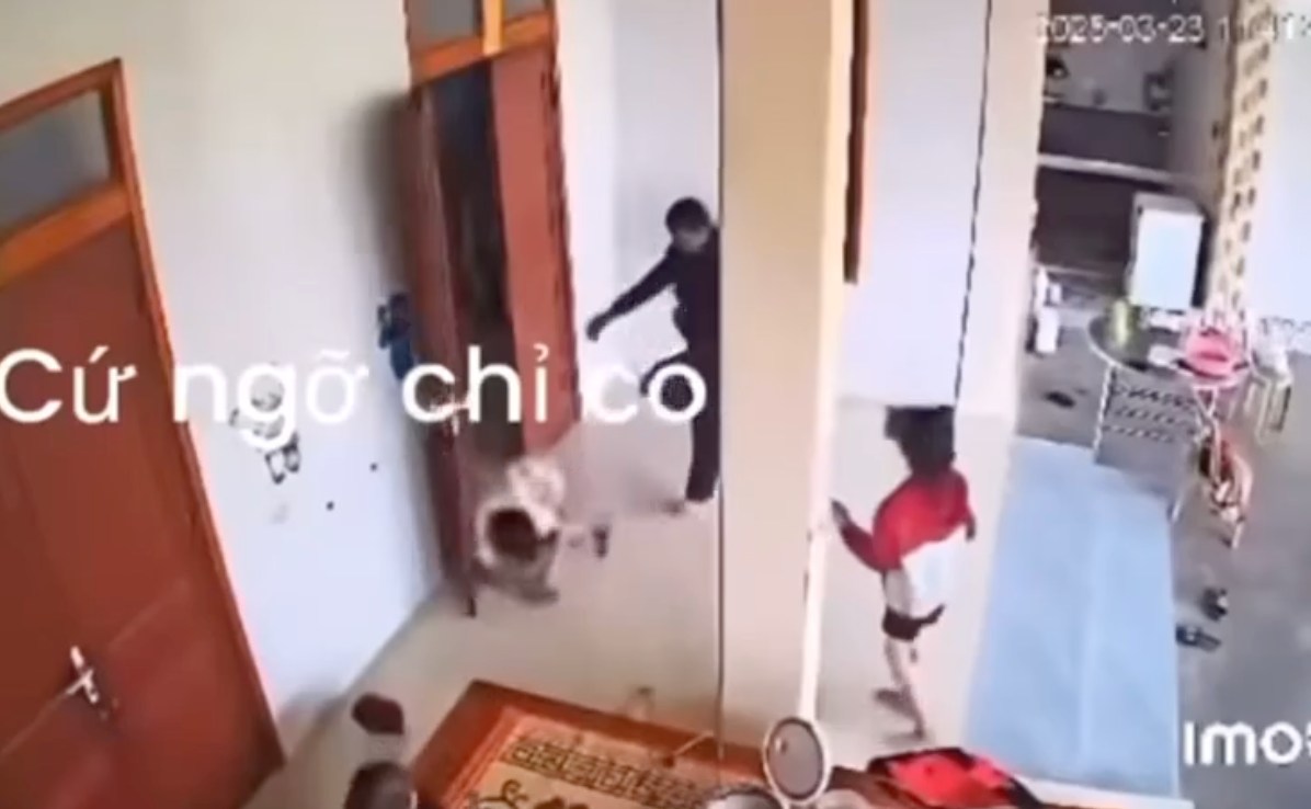 Trong video, nguoi chong dam, da vo tan nhan. Anh: Cat tu video