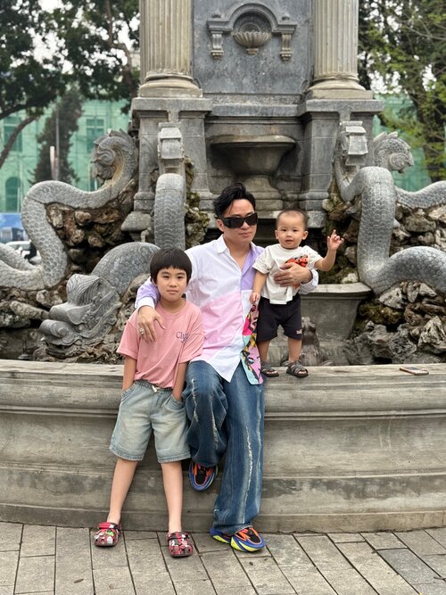 Tung Duong hanh phuc ben be Voi va be Soc. Anh: NVCC