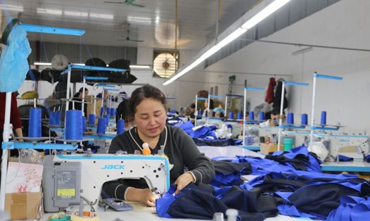 Các KCN mở ra hàng chục nghìn cơ hội việc làm, góp phần nâng cao đời sống cho người lao động.Ảnh: Yên San