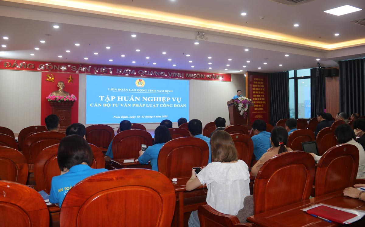 Nam Dinh Provincial Labor Federation organizes professional training for trade union legal consultants. Photo: Nam Dinh Trade Union