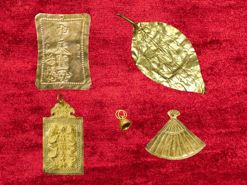 Some artifacts belong to Nghe temple set. 
Photo: Tam Phuc - Kim Son
