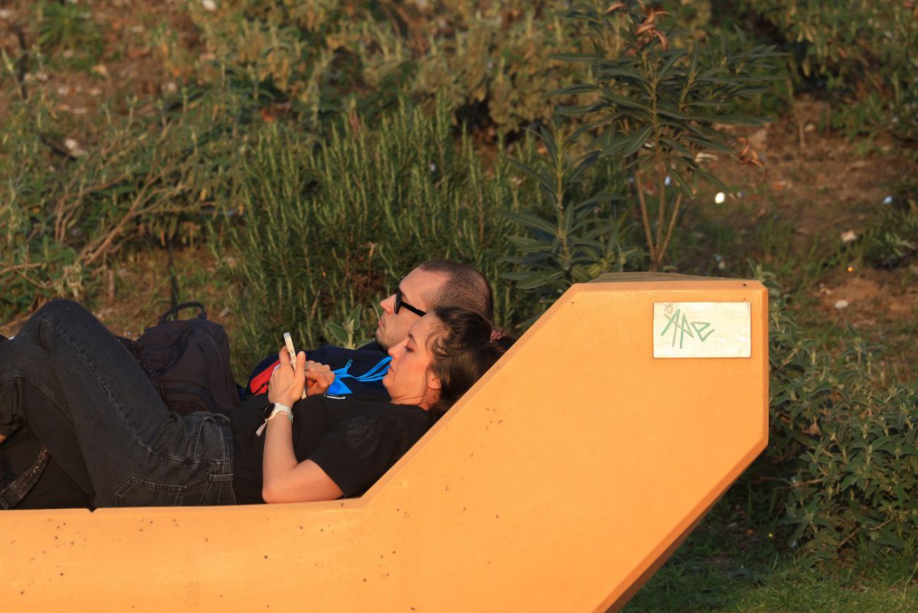 Social networks have changed a lot over the past few years, making many users feel bored when going online. Photo: AFP