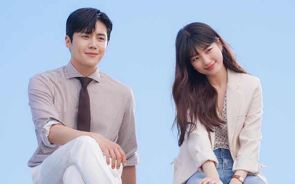 Kim Seon Ho va Suzy tung hop tac trong phim truyen hinh “Khoi nghiep“. Anh: Nha san xuat