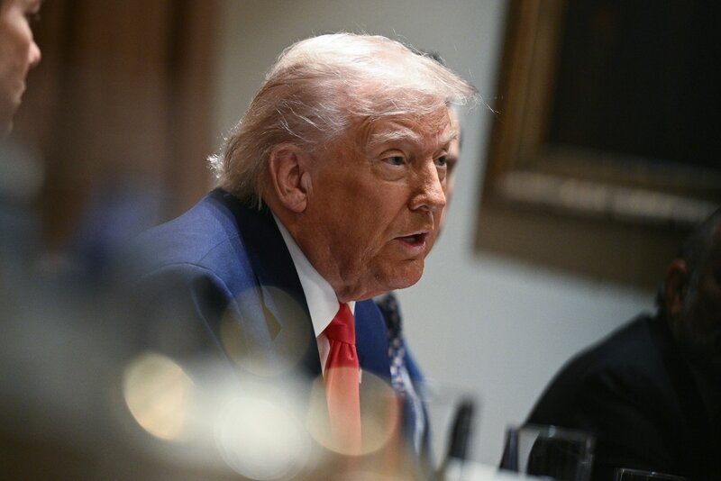 Mr. Trump spoke about the issue of US tariffs at the White House's cabinet on April 10, 2025. Photo: AFP