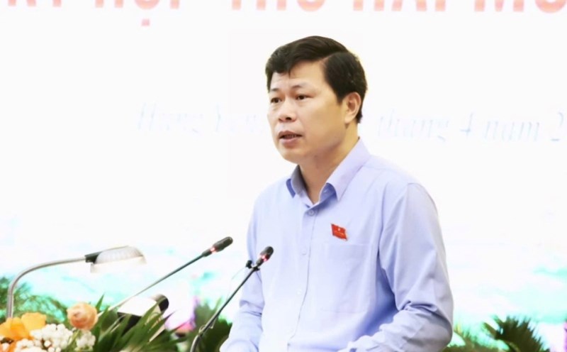 Comrade Tran Quoc Toan - Standing Deputy Secretary of the Provincial Party Committee, Chairman of the People's Council of Hung Yen province - delivered the opening speech of the twenty-sixth session of the People's Council of Hung Yen province, term XVII, 2021-2026. Photo: Quynh Chi