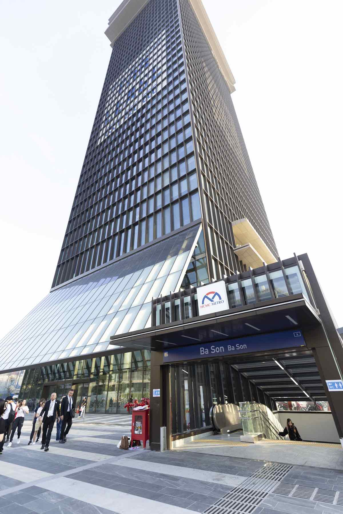 Marina Central Tower la toa thuong mai dau tien tai TP.HCM ket noi truc tiep voi tuyen metro tai ga Ba Son