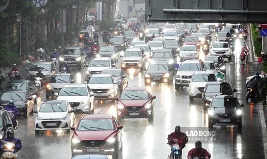 Dự báo thời tiết ở Hà Nội trở mưa rào và dông rải rác từ trưa chiều mai 12.4. Ảnh: Tô Thế