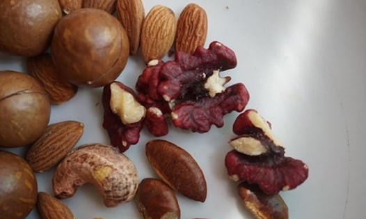 Cai thuốc lá không chỉ là câu chuyện của quyết tâm mà còn là hành trình đòi hỏi sự hỗ trợ đúng đắn từ dinh dưỡng. Ảnh minh họa: Thanh Ngọc.