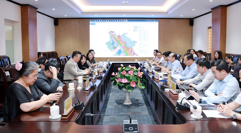 Working session of Khoi Nguyen Group with the desire to invest in a 700 billion VND complex medical cluster in Lao Cai. Photo: Cao Cuong