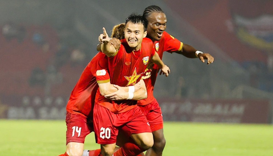 Hong Linh Ha Tinh drew 2-2 with The Cong Viettel. Photo: HLHT FC