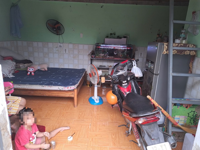 The rental houses of more than 16 square meters are the residence of many worker families in the industrial park area of Da Nang. Photo: Nguyen Linh