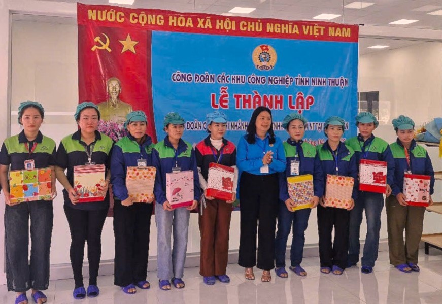 Con muchas soluciones de promocion para el desarrollo de la delegacion, la LLA de la provincia de Ninh Thuan acaba de incorporar a casi 2.500 delegados. Imagen: Xuan Hanh
