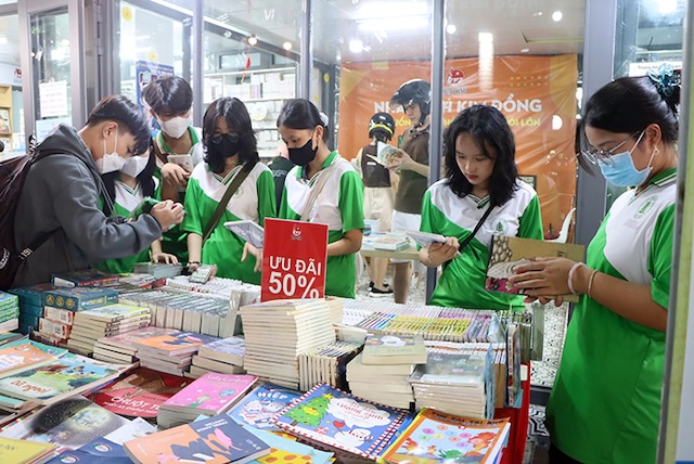 Hoc sinh Dong Thap tham gia Ngay sach va Van hoa doc lan thu Ba. Anh: Cong thong tin dien tu Dong Thap.