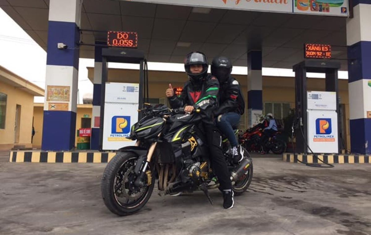 When the couple got in the car, let's go all the way together. Photo: Tran Lam