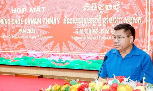Thứ trưởng Bộ Dân tộc và Tôn giáo Y Thông phát biểu tại buổi họp mặt mừng Chôl Chnăm Thmây của đồng bào dân tộc Khmer năm 2025. Ảnh: Bộ Dân tộc và Tôn giáo