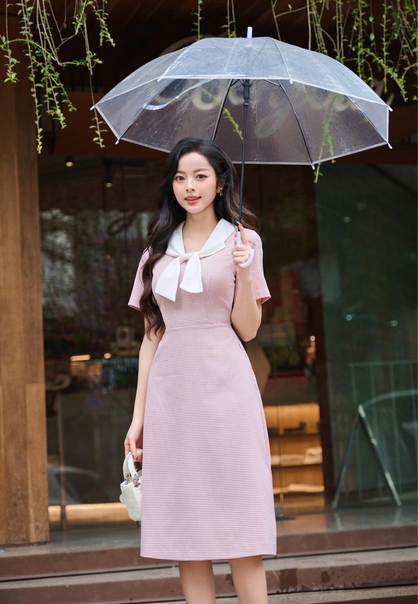 So huu ngoai hinh sang, voc dang chuan, cung su tu tin va chuyen nghiep, Ngan Ha nhanh chong gay an tuong tai Miss & Mister Ha Noi 2025. Trong dem chung ket, co duoc xuong ten cho ngoi vi A khoi Ha Noi 2025.