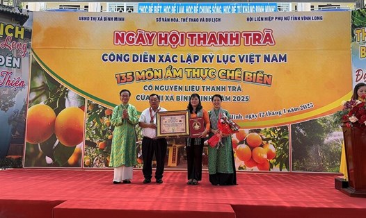 Thanh trà Vĩnh Long lập kỷ lục Việt Nam. Ảnh: Hoàng Lộc
