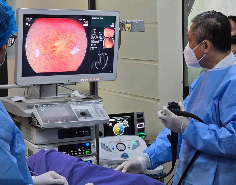 Los medicos realizaron una endoscopia de cancer de colon en el Hospital General de Hong Wang. Imagen de la BVCC
