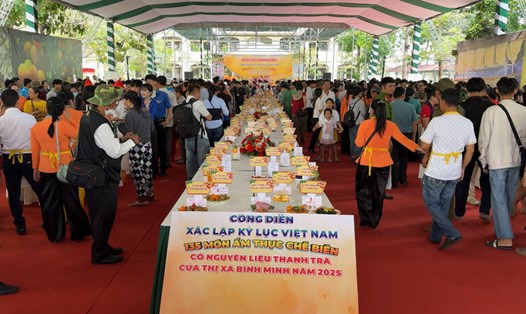 Vĩnh Long xác lập kỷ lục 135 món ăn độc đáo từ trái thanh trà. Ảnh: Hoàng Lộc
