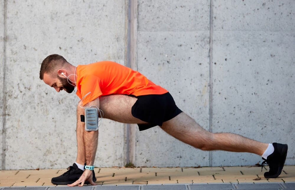 Maintain muscle relaxation exercises after running a marathon to prevent injury. Photo: Xinhua