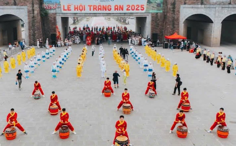 With the theme "Trang An - thousand -year -old heritage, the sacred soul of the mountains and rivers", Trang An festival in 2025 was organized with many meaningful cultural colors. Photo: Nguyen Truong