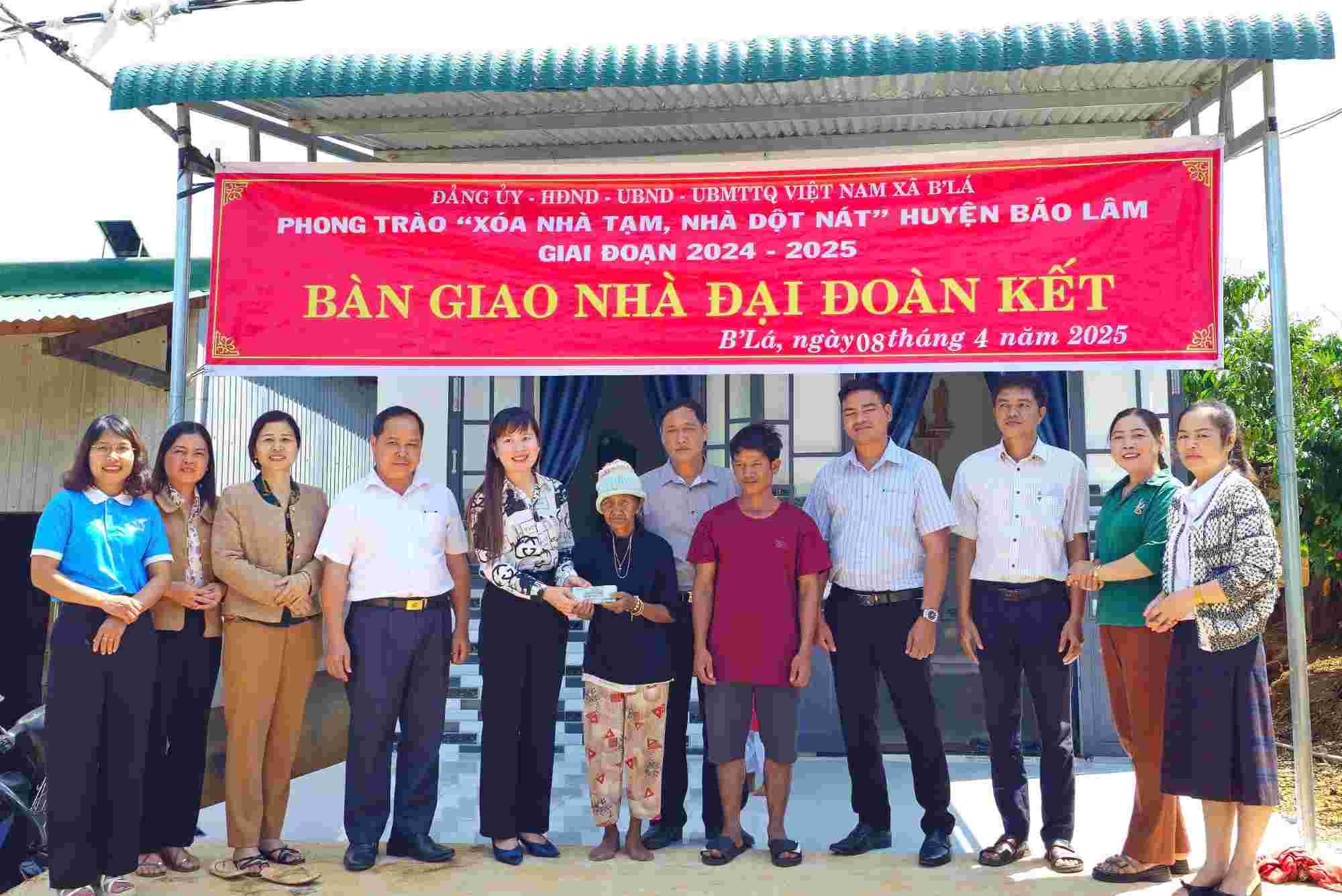 Recently, Lam Dong province has gathered all resources to perform well the work of erasing temporary houses and dilapidated houses. Photo: Bao Lam