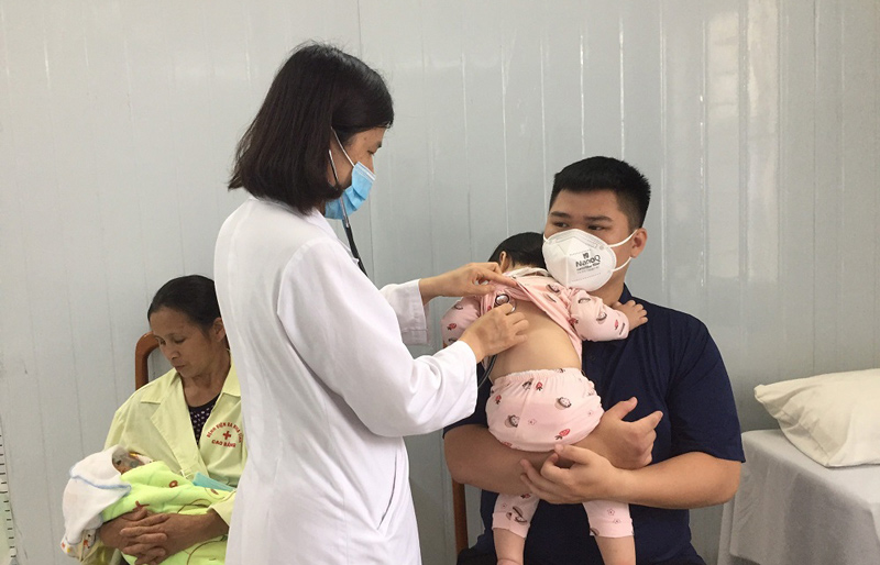 Cao Bang province promotes vaccination against measles. Photo: CDC Cao Bang.