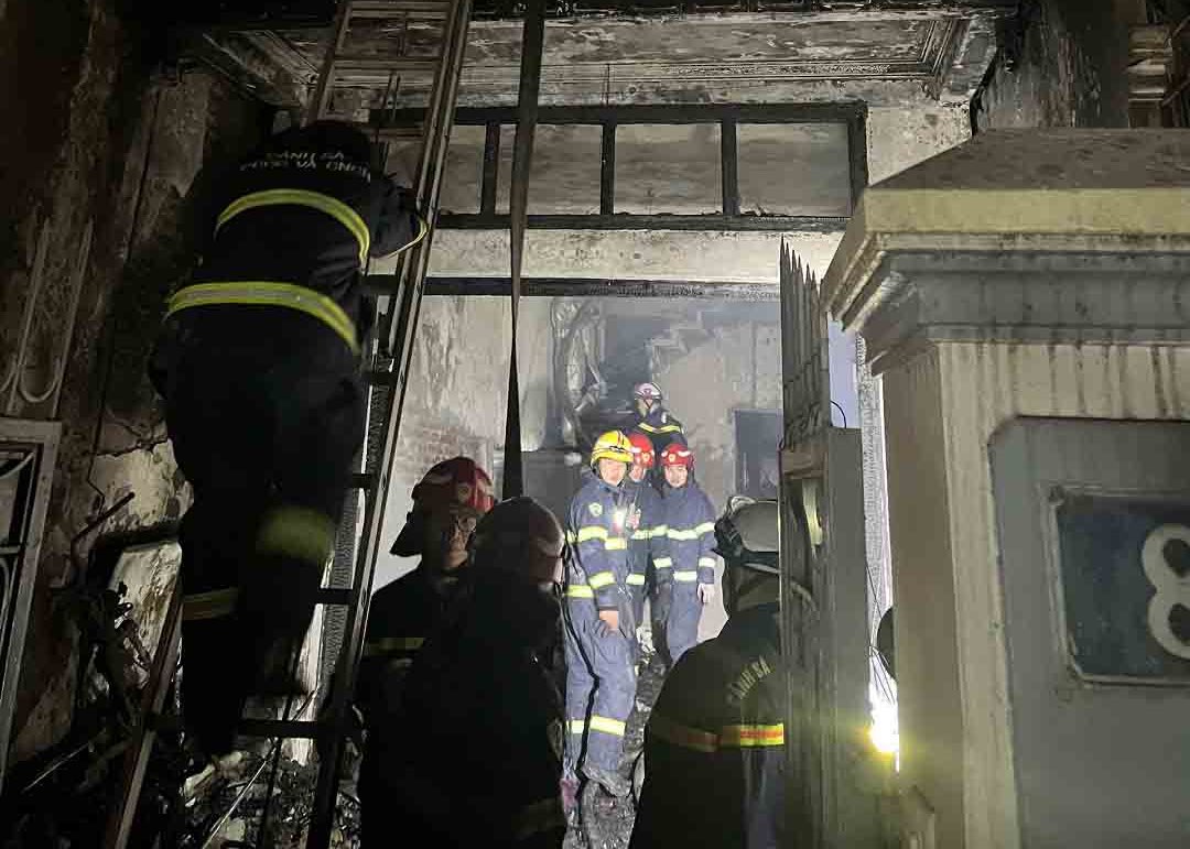Functional forces are responsible for fighting and rescue in the early morning of April 13 in Dong Da District. Photo: Police provided