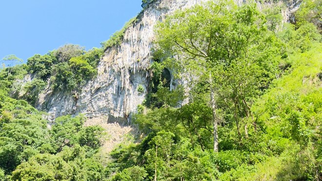 Hang A Phu in Hong Ngai commune, Bac Yen district, Son La province. The Northwest weather forecast for April 14 is scattered thunderstorms, the lowest temperature below 15 degrees Celsius. Photo: Minh Thanh