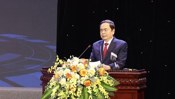 National Assembly Chairman Tran Thanh Man spoke at the forum that took place on the afternoon of April 13 in Bac Ninh. Photo: Communications of Bac Ninh province