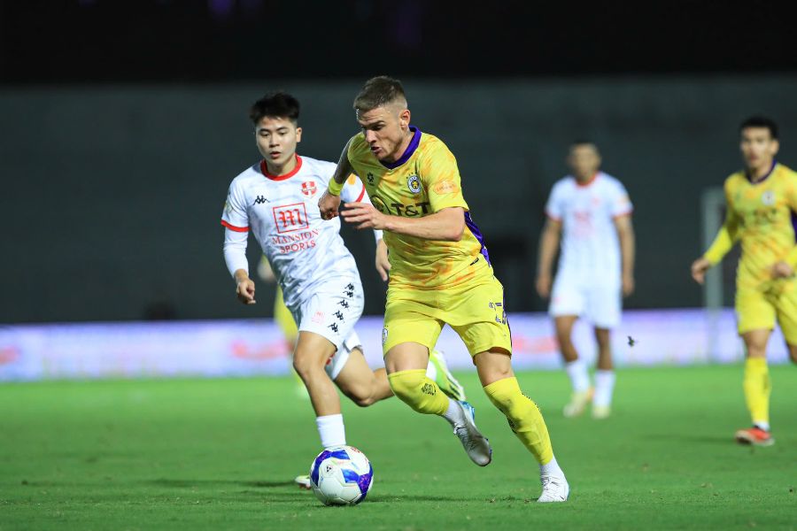 Hanoi FC Hoa 0-0 against Hai Phong in round 18 V.League 2024-2025. Photo: Minh Dan