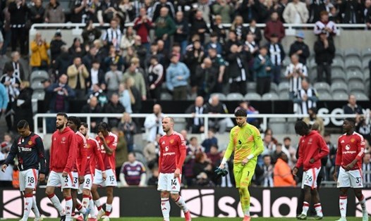 Man United tiếp tục trượt dài ở Premier League.  Ảnh: AFP