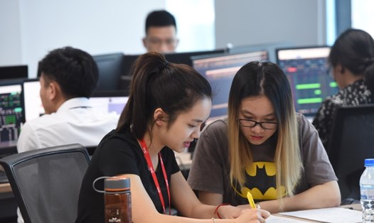 Nhà đầu tư chứng khoán cần tránh hiệu ứng FOMO khi thị trường phục hồi nhanh. Ảnh: Lê Toàn