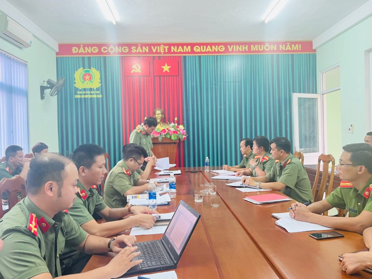The scene of inspection and protection of state secrets at Dak Glei District Police, Kon Tum Province in 2024. Photo: Police of Kon Tum Province