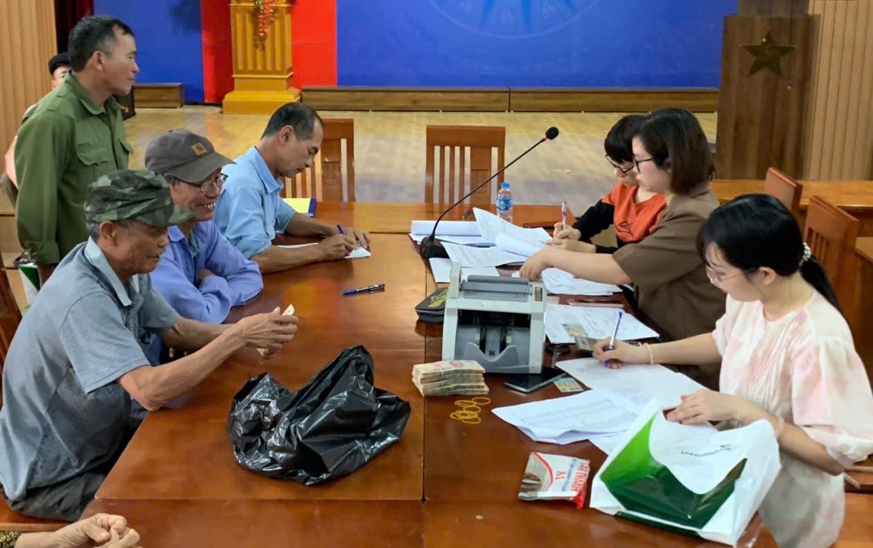 Los hogares reciben compensacion y apoyo para la autorizacion del sitio. Foto: Portal de un distrito de Duong, Hai Phong