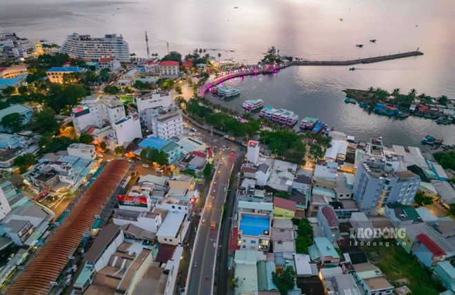 Un rincon de la ciudad de Phu Quoc se ve desde arriba. Foto: Xuan NHI