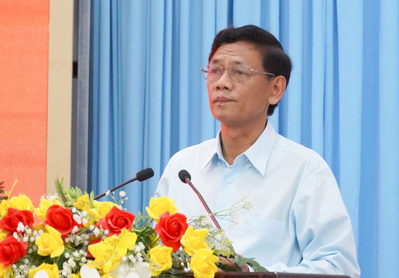 Uy vien Trung uong Dang, Bi thu Tinh uy Soc Trang Lam Van Man phat bieu tai Hoi nghi. Anh: Phuong Anh