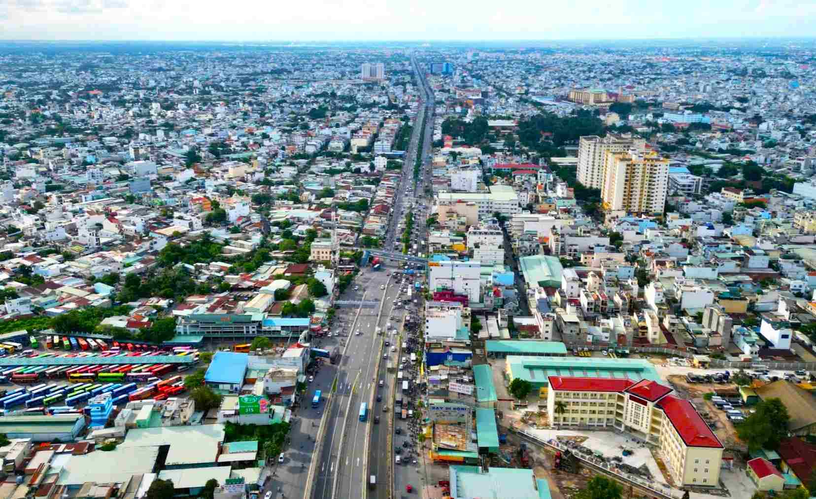 Highway 22 through Hoc Mon district (Ho Chi Minh City).  Photo: Anh Tu