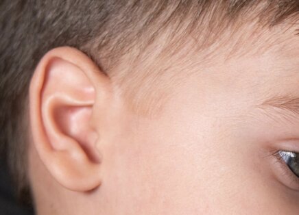 How to protect children's hearing. Photo: Thuy Duong