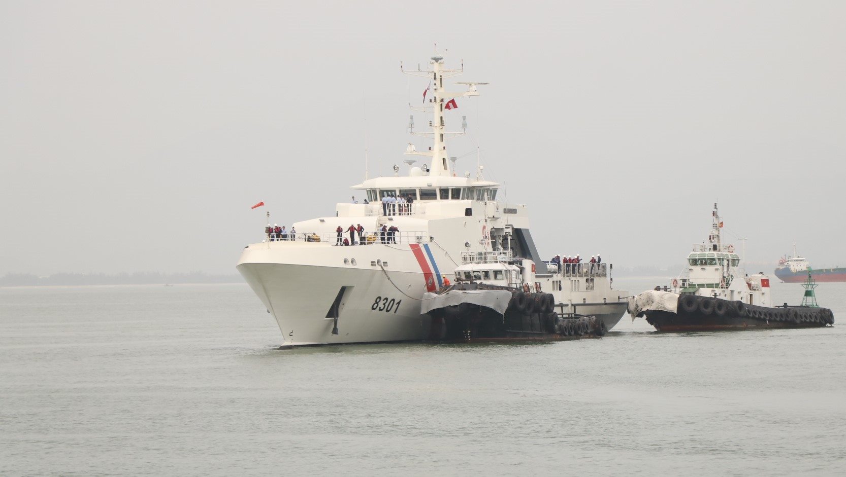 The offshore patrol boat of the Philippine coastal protection force - BRP Gabriela Silang (OPV -8301) stopped in Da Nang on the morning of April 14. Photo: Nguyen Thanh