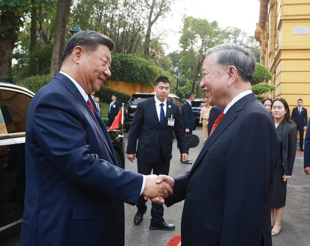 General Secretary To Lam welcomed General Secretary and President of China Xi Jinping. Photo: VNA