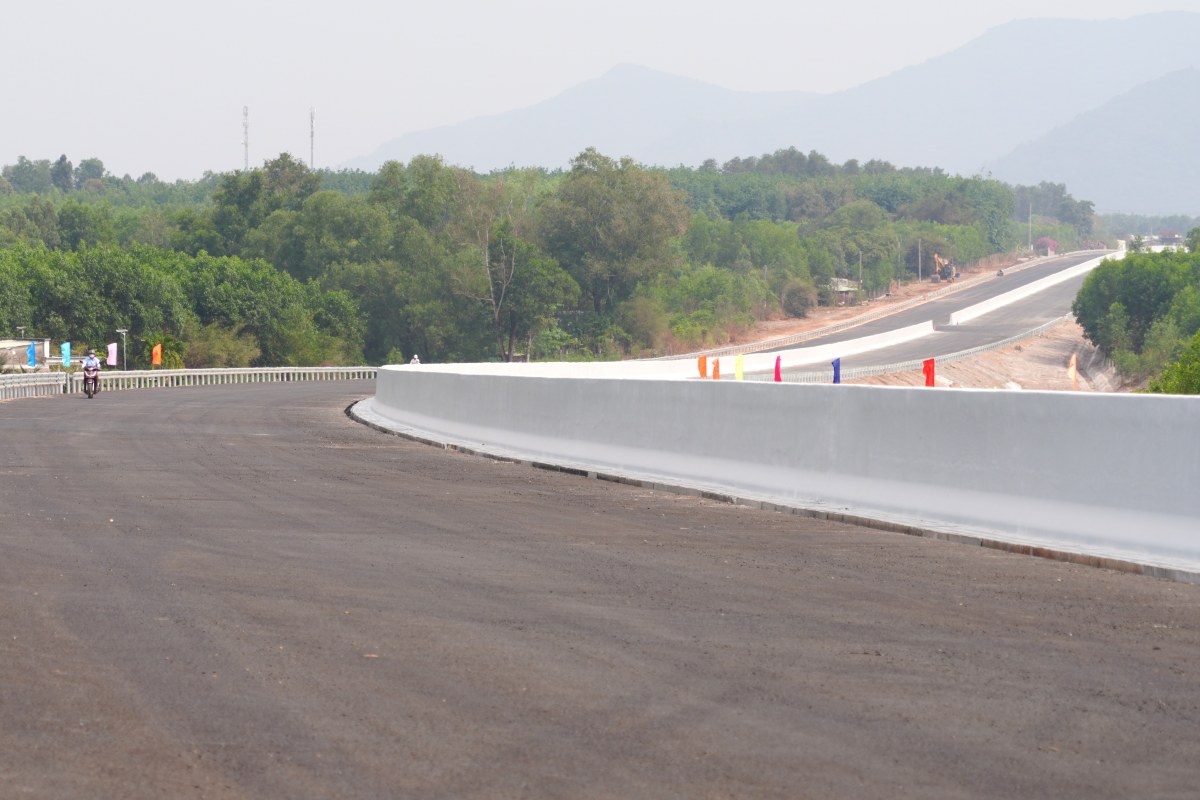 Component 3 Bien Hoa - Vung Tau Expressway Project is one of the key projects, expected to communicate with technical vehicles on April 19. Photo: Thanh An