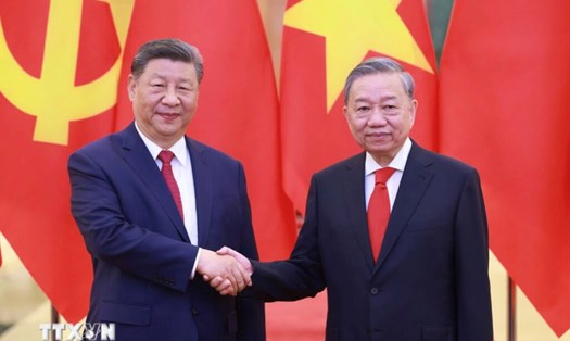 Tổng Bí thư Tô Lâm và Tổng Bí thư, Chủ tịch nước Trung Quốc Tập Cận Bình. Ảnh: TTXVN
