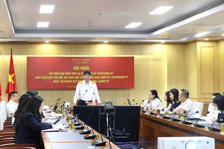 Escena de la conferencia en el punto de la Oficina de Impuestos. Imagen de la oficina de impuestos