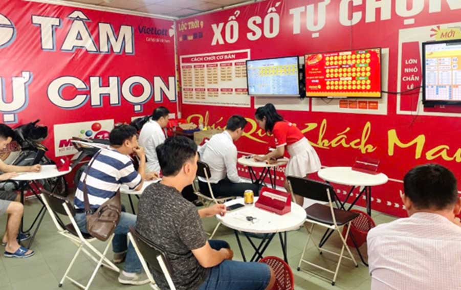 A pesar de estar en el mercado de Vietnam durante casi 5 años, Keno sigue siendo un producto que atrae a una gran cantidad de jugadores en Vietlott Venta de puntos en todo el pais.  Foto: Vietlott
