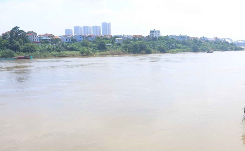 The Duong River area in Long Bien district. Photo: Khanh An