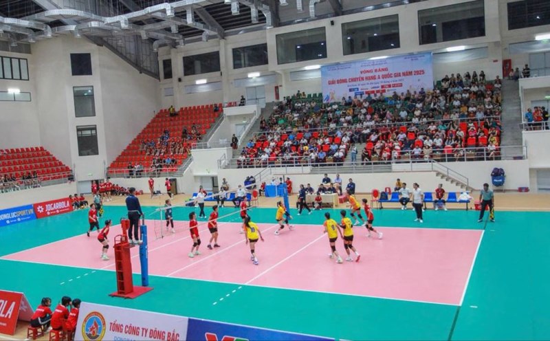 The national A -list volleyball tournament enters the 10th day. Photo: Hoang Thanh