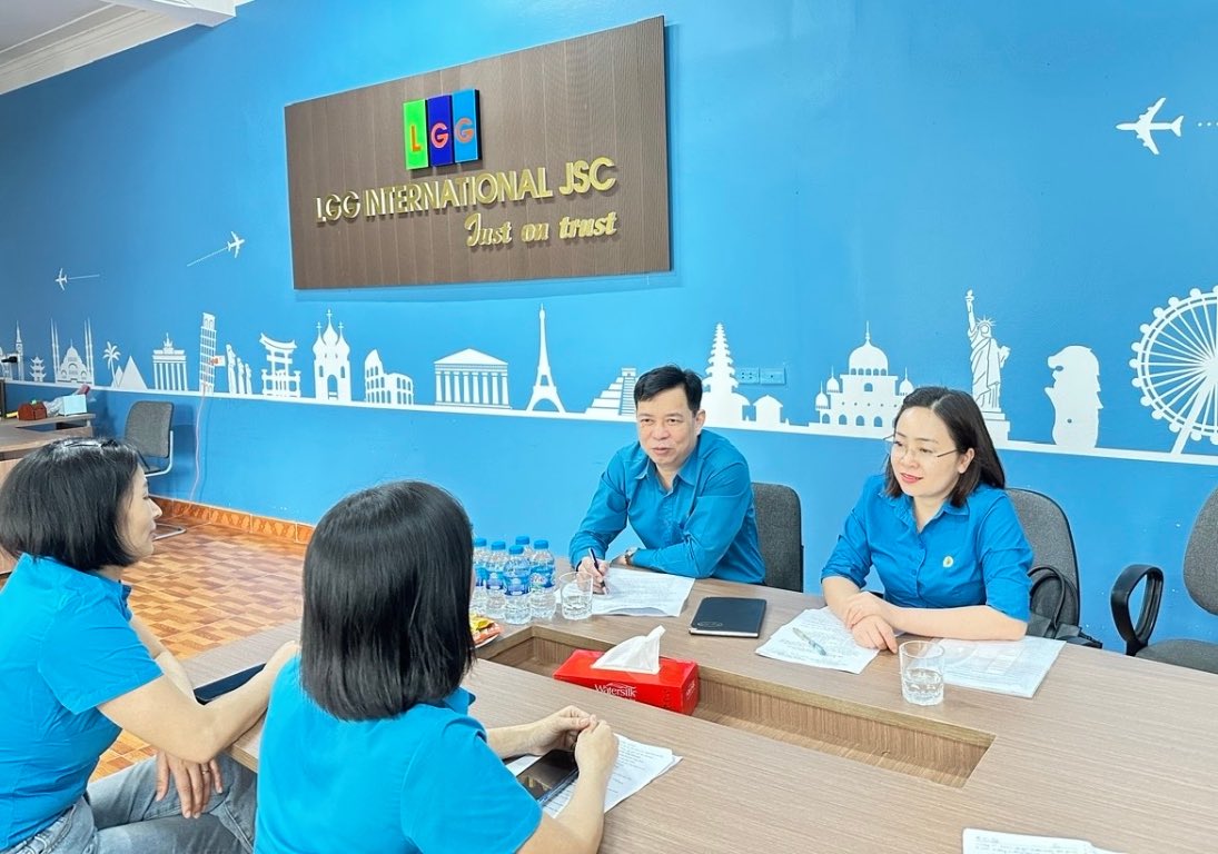 Bac Giang City Labor Federation inspected grassroots trade unions. Photo: Labor Federation of Bac Giang City