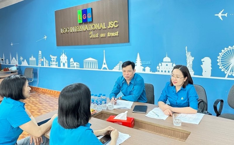 Bac Giang City Labor Federation inspected grassroots trade unions. Photo: Labor Federation of Bac Giang City